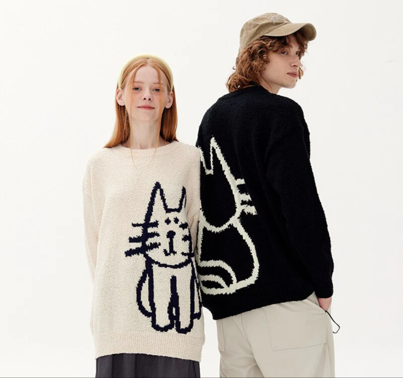 Hand-drawn cat pattern knitting sweater