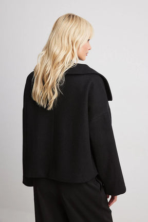 Double-breasted women's coat